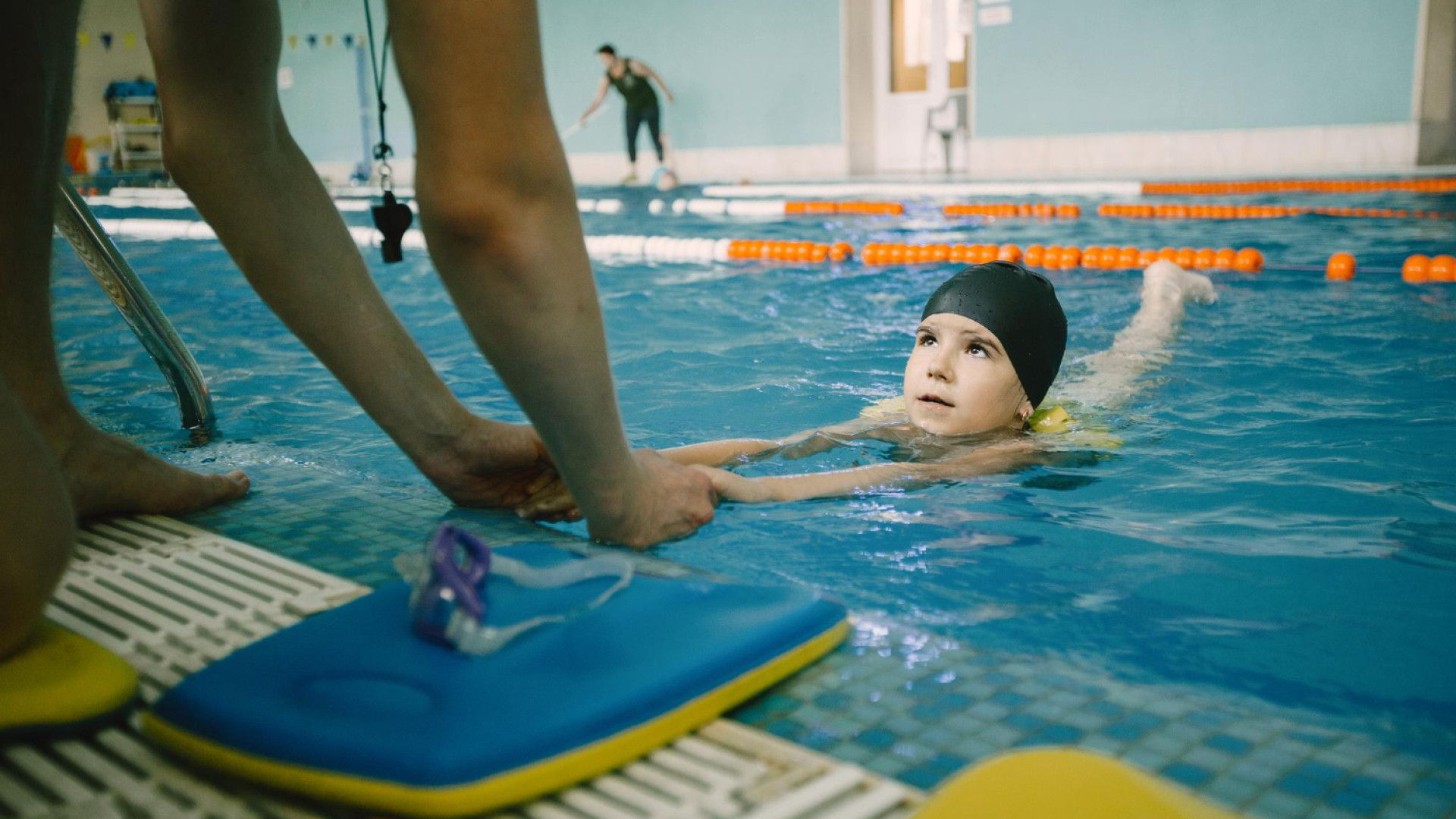 Débuter la natation à Paris : cours, tarifs et premiers repères de progression